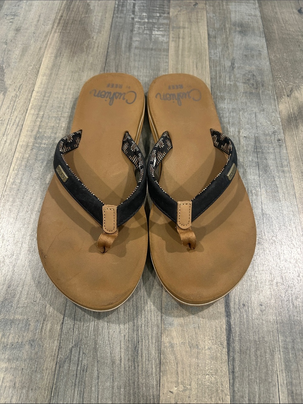 Reef Women’s Tan Footbed with Black Straps Sandals